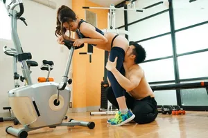 Xin gã chồng đi tập gym, người vợ "đi ngoài" với anh pt